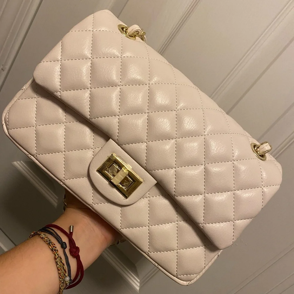 purses - Picture 7 of 7